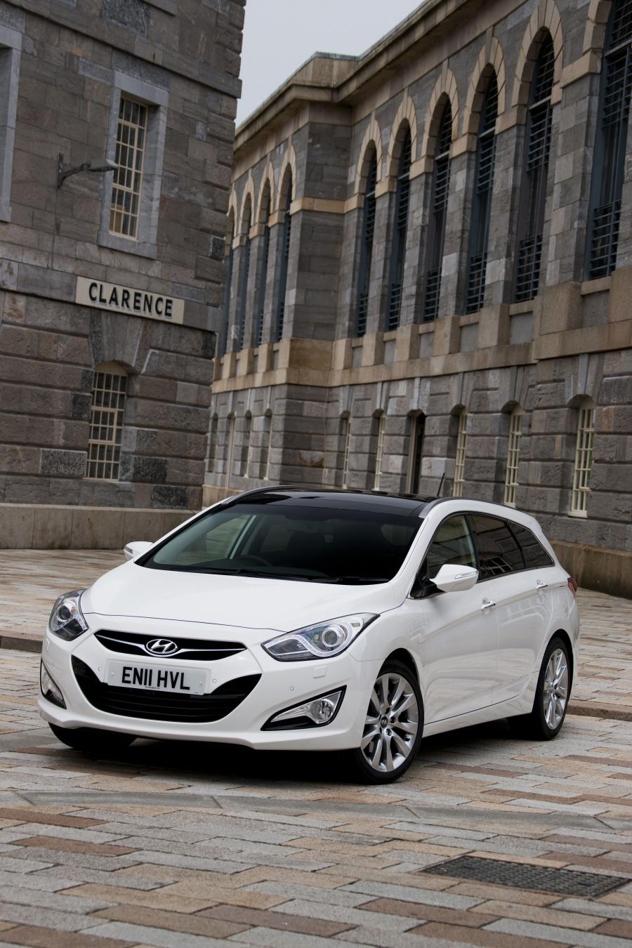 Hyundai i40 Station Wagon CRDi 2011 года  (UK) (фото 111 из 146)